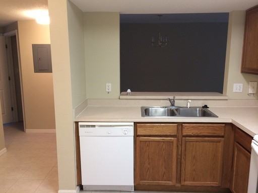 6410 Hollydale Pl #101 - Photo 3 of 5