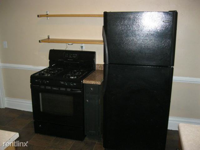 815 Veto St NW - Photo 3 of 10