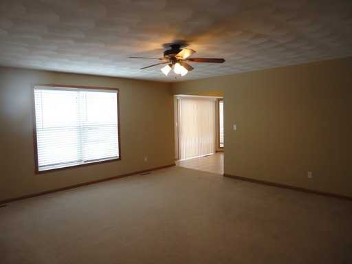 11126 Jasmine Dr - Photo 3 of 12