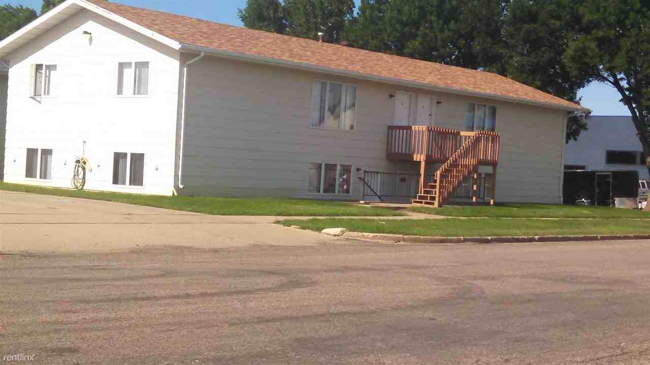 301 S 1st St - Photo 3 of 3