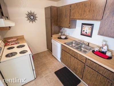 2525 N Los Altos Ave - Photo 2 of 13