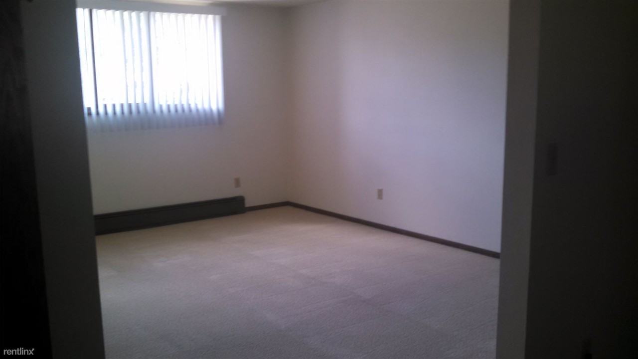 226 W Reno Ave - Photo 3 of 6