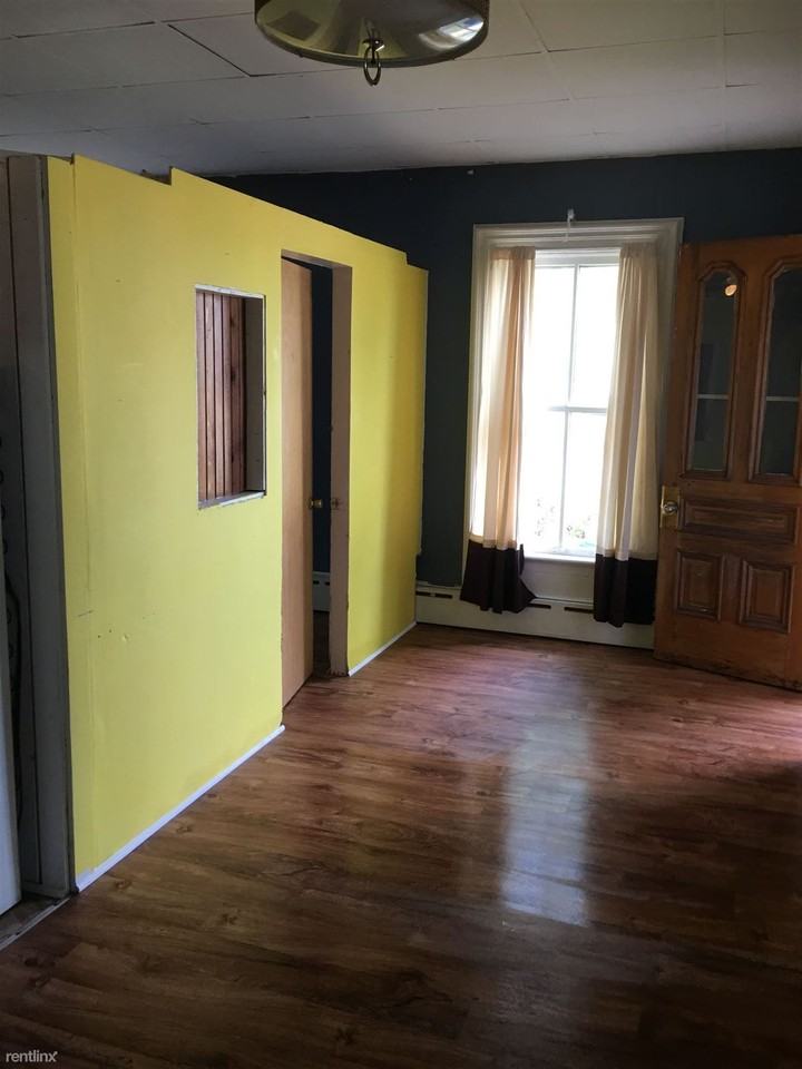 206 S Broas St - Photo 2 of 19