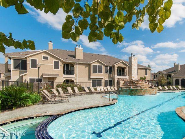 15000 Mansions View Dr - Photo 3 of 11