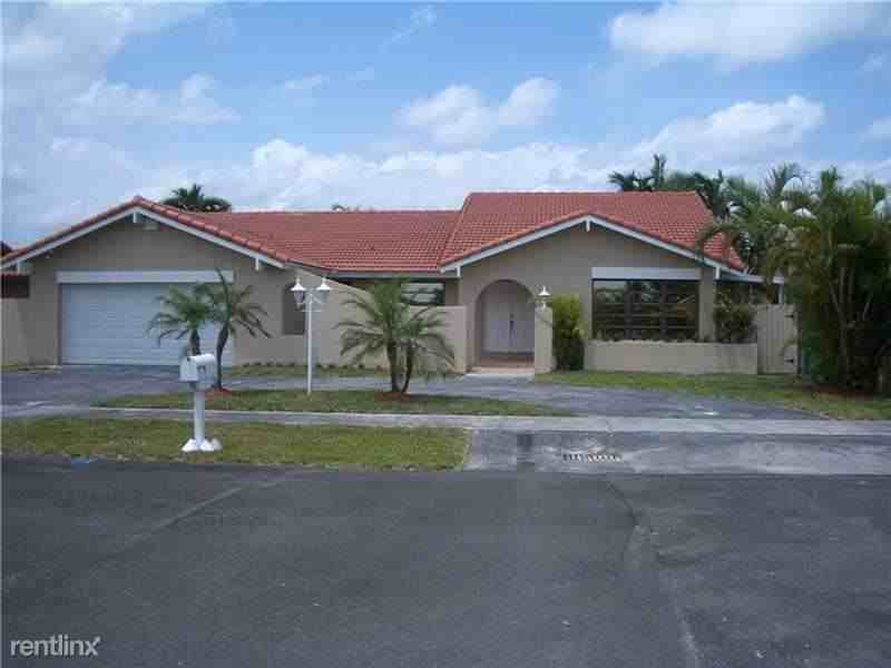 13385 SW 1st Terrace - Photo 3 of 14