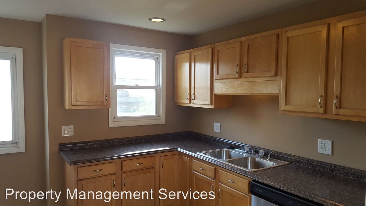 25312 Winton St - Photo 3 of 15