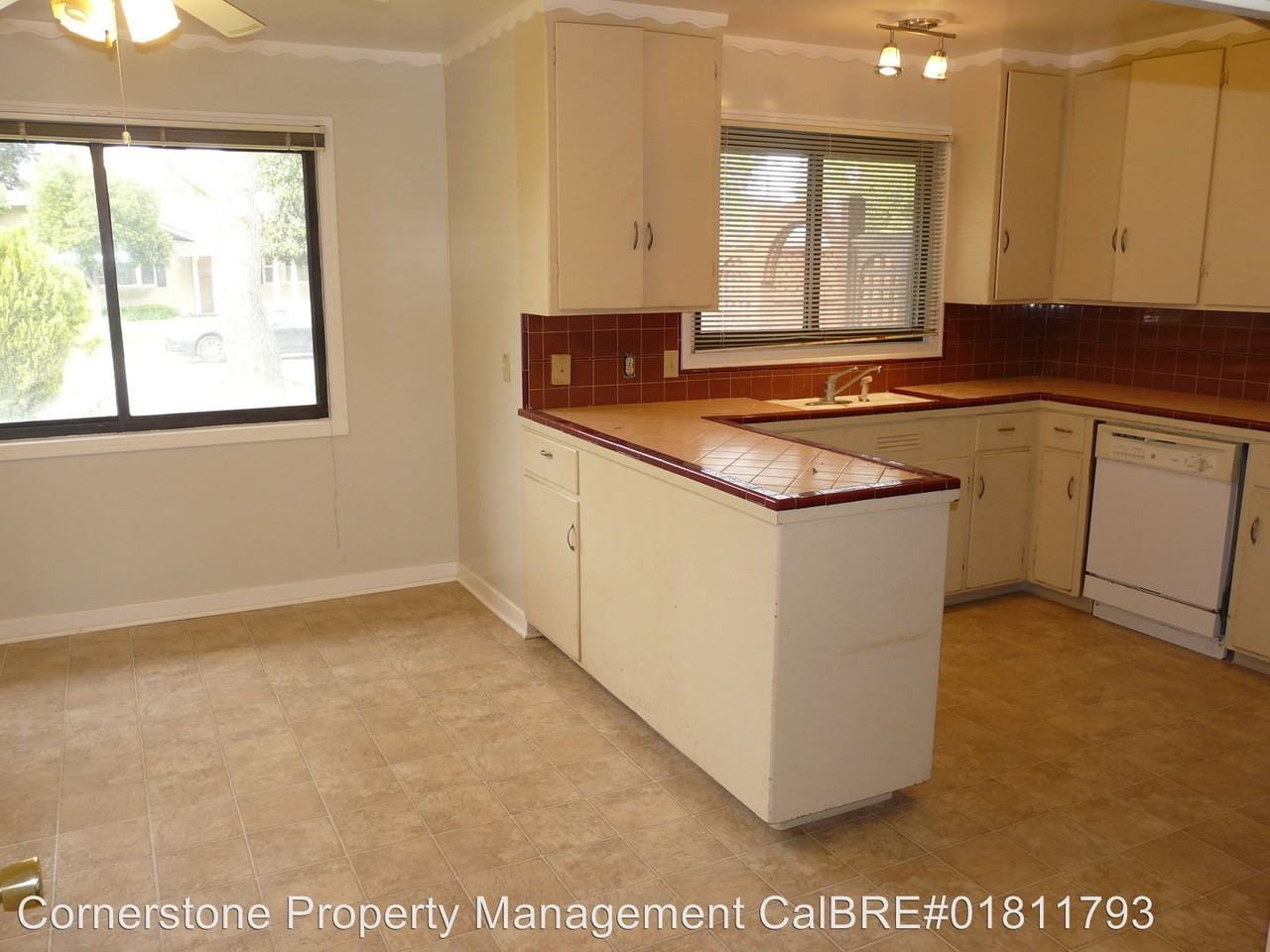 16494 Oleander Ave - Photo 2 of 9