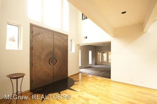 1315 E 27th Pl - Photo 2 of 6