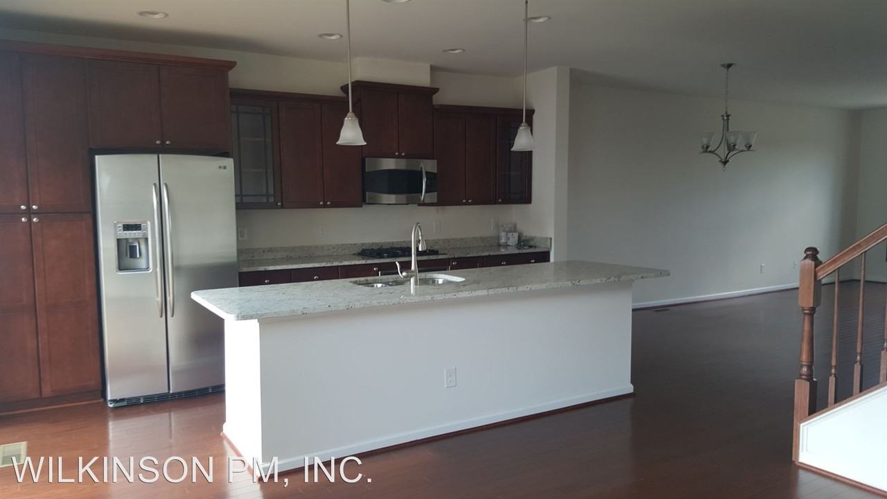 9026 Phita Ln - Photo 3 of 12