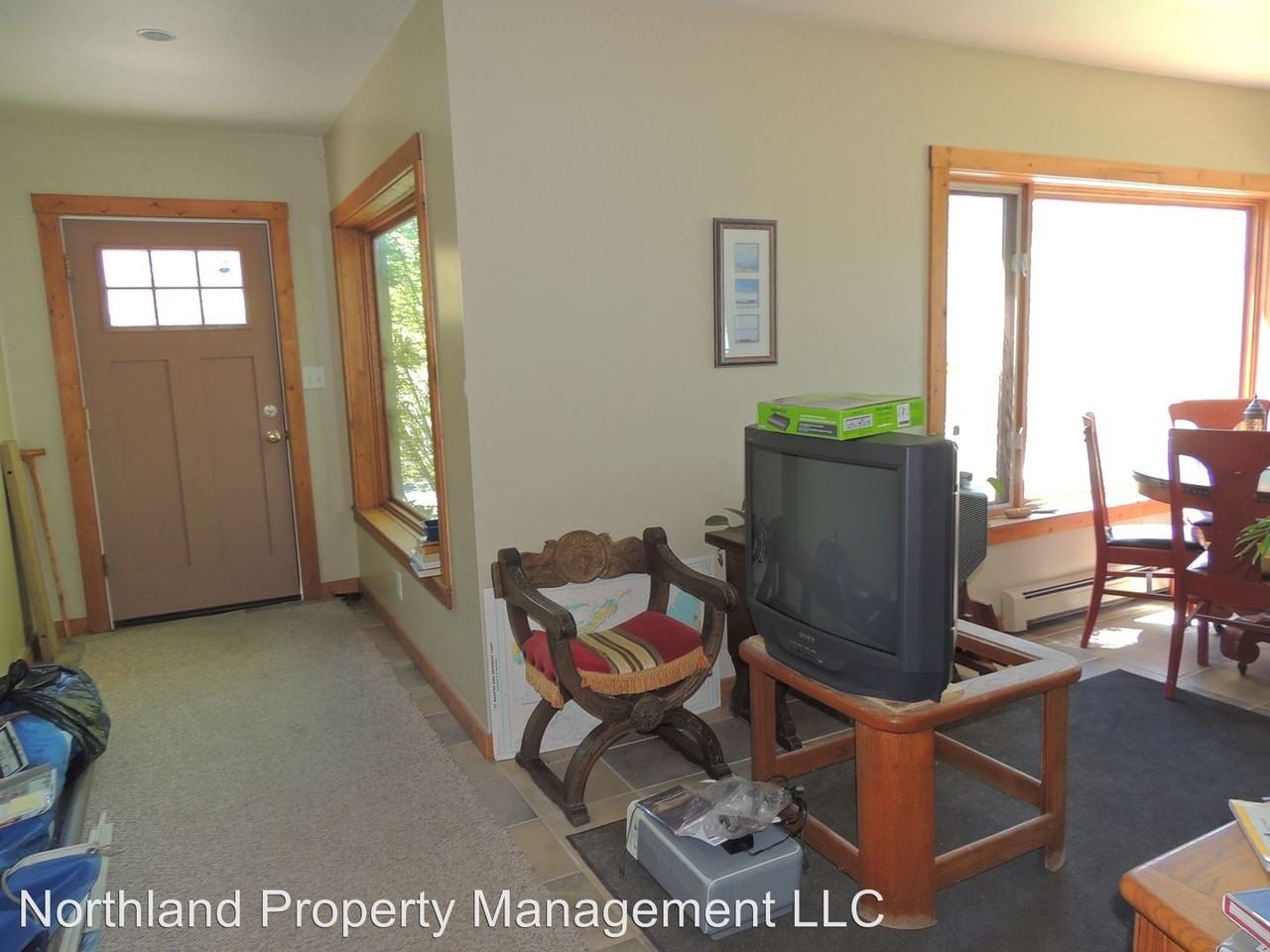 9202 Peninsula Dr - Photo 2 of 10
