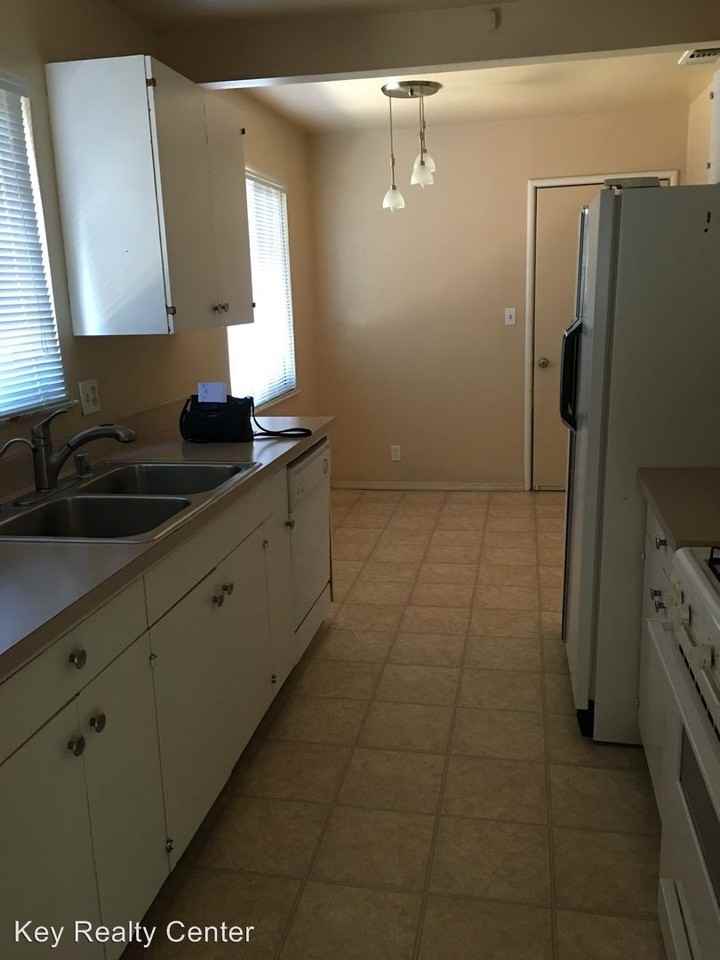 5216 Fernwood Way - Photo 2 of 6