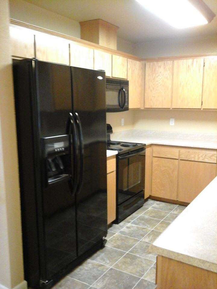 20840 Walnut St - Photo 3 of 12