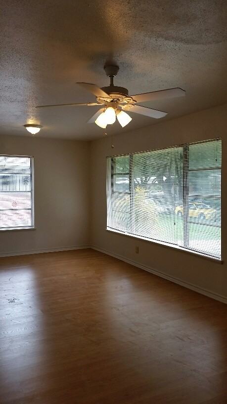 12223 Bellafonte Dr - Photo 3 of 16