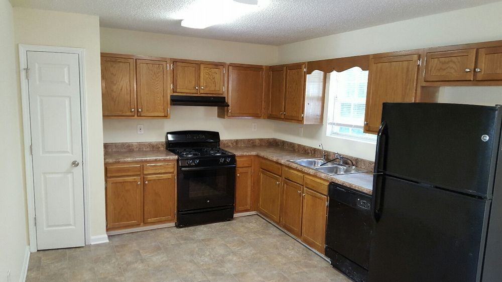 7044 Stonecreek Dr - Photo 2 of 7