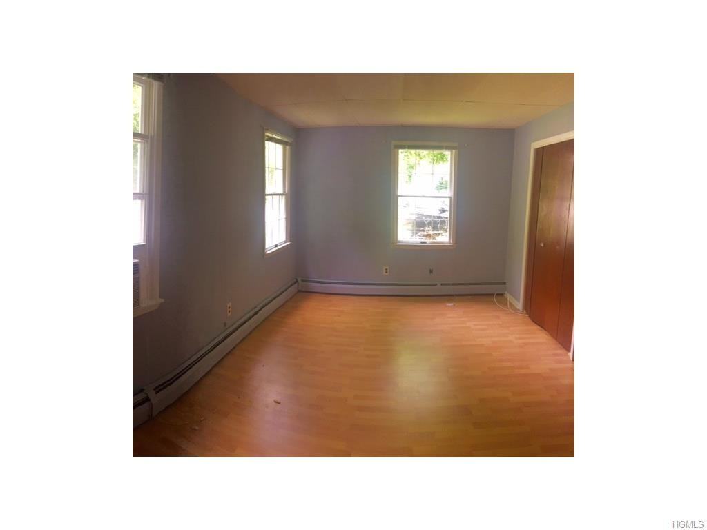 20 Baron De Hirsch Rd - Photo 3 of 4