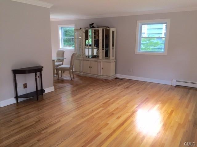7 Clearview Dr - Photo 3 of 20