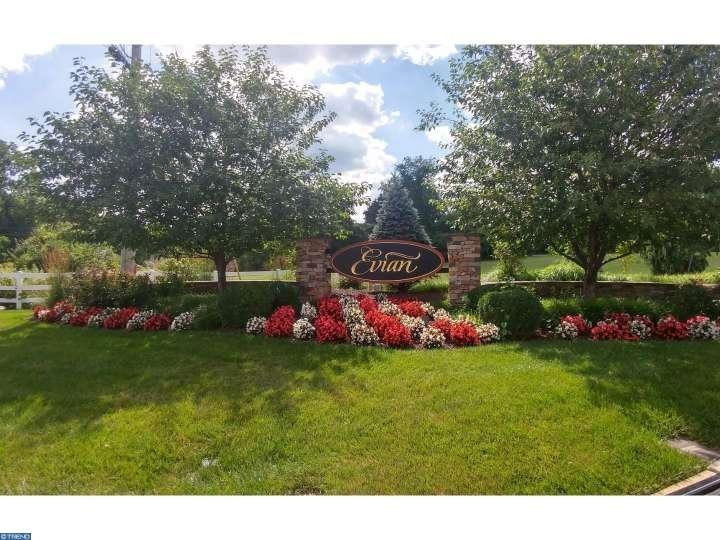 561 W Saxony Dr - Photo 2 of 19