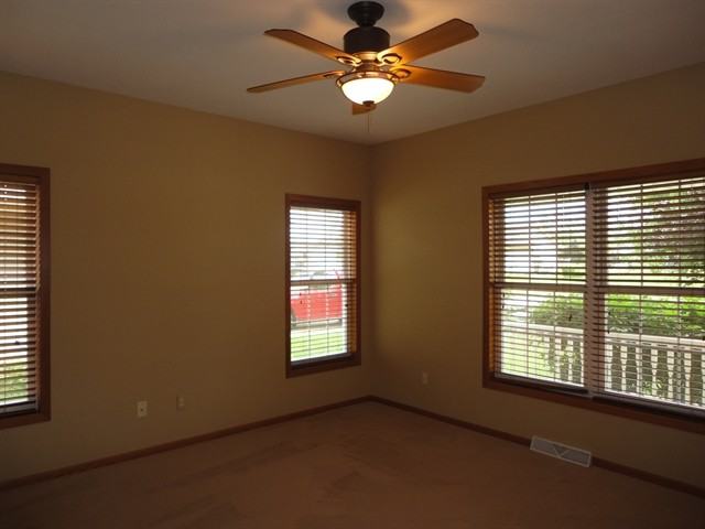 1157 Center St - Photo 3 of 9