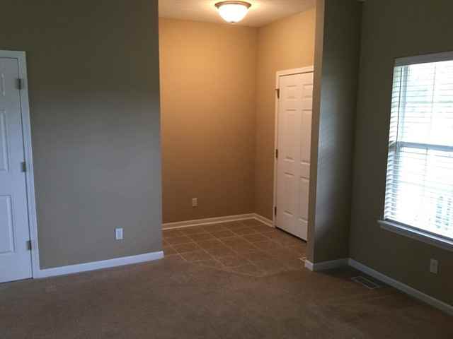 1006 Balsam Ct - Photo 2 of 9