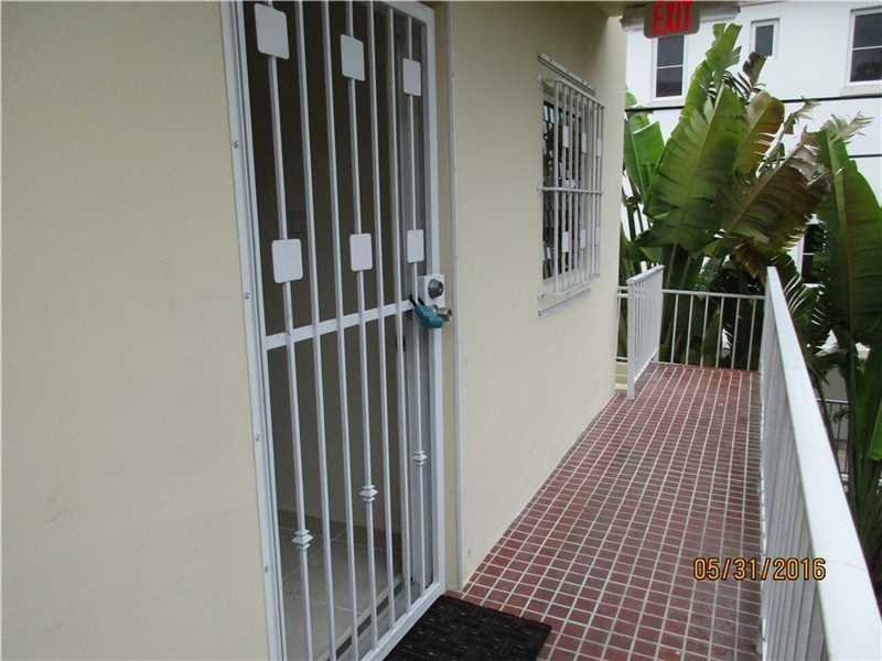 514 Santander Ave - Photo 2 of 8