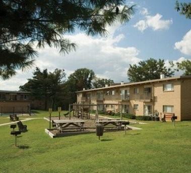 Barcroft Plaza - Photo 2 of 5