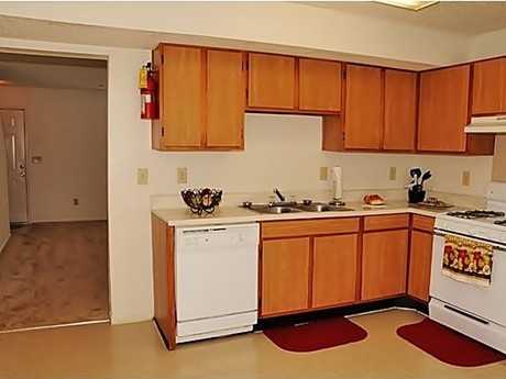 Pine Hill Apartments - Photo 3 of 6