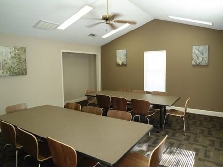 Pine Hill Apartments - Photo 2 of 6