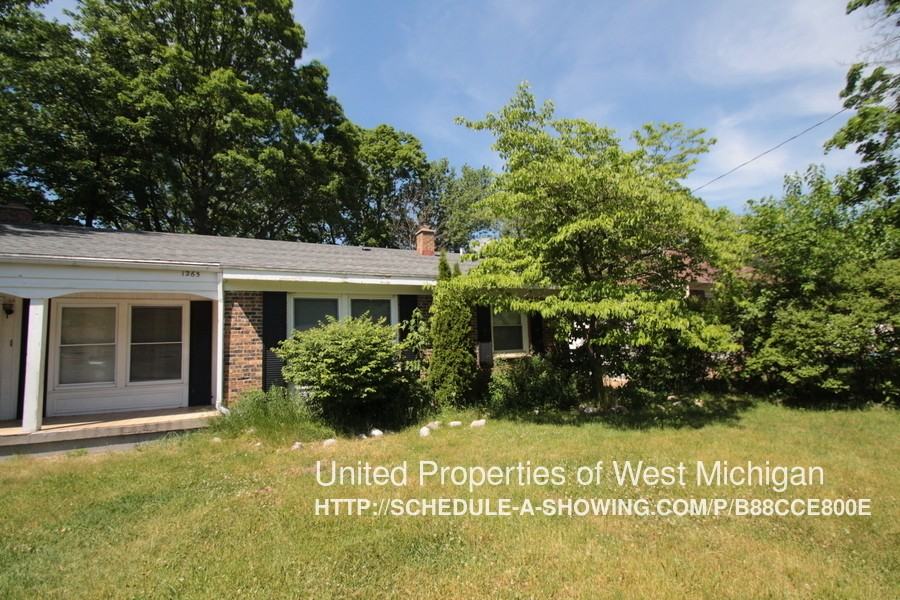 1265 Gentian Dr SE - Photo 2 of 11