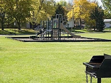 Summit on Second - Photo 3 of 6