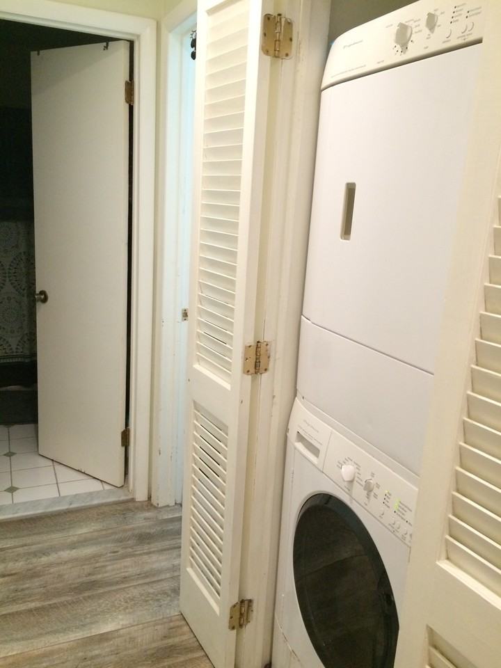 402 Town Hill Condominium - Photo 3 of 8