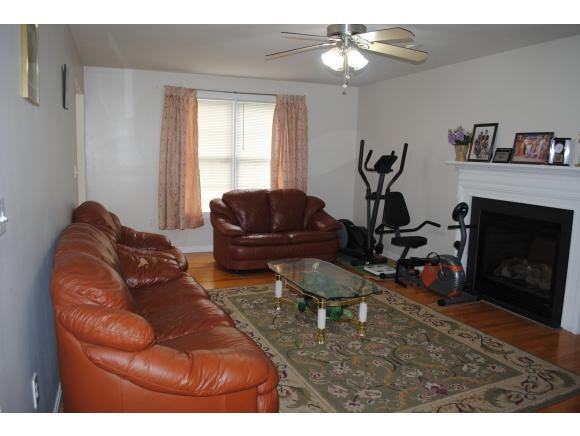 59 Jessica Dr - Photo 2 of 14