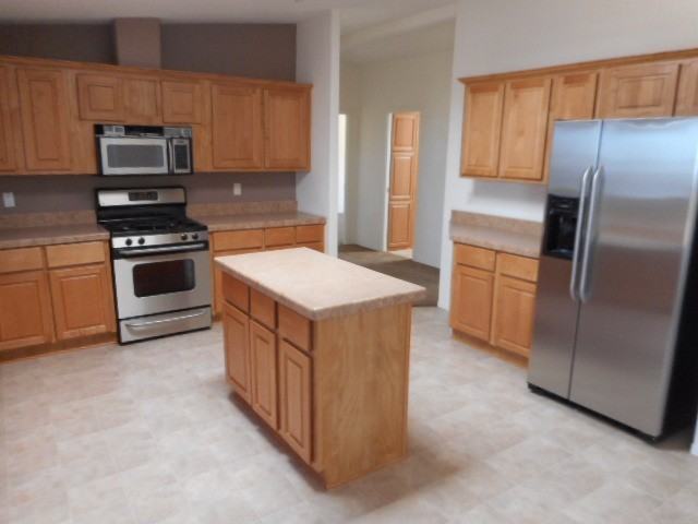 3352 E Astro St - Photo 2 of 14
