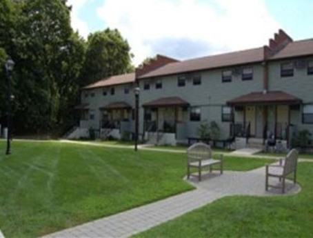 Sparta Green Apartments - Photo 3 of 6