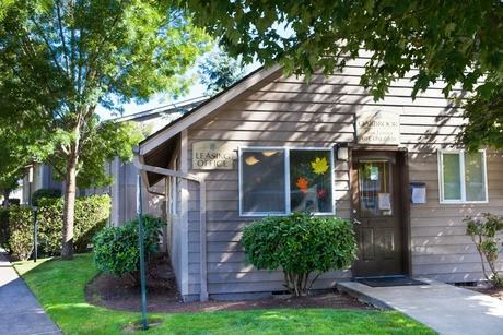 Oakbrook Apartments - Photo 2 of 10