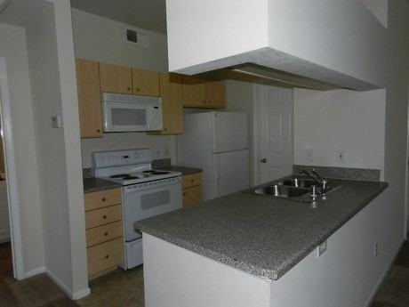 Hawthorne Hill - Photo 2 of 27