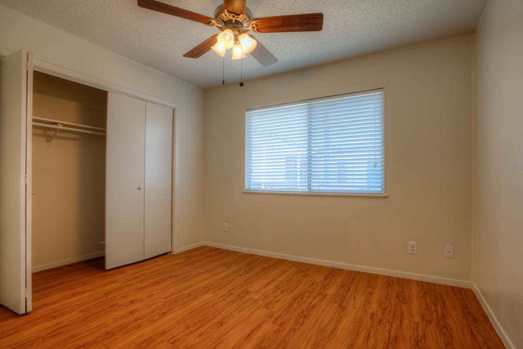 401 West 39th Street - Photo 3 of 71