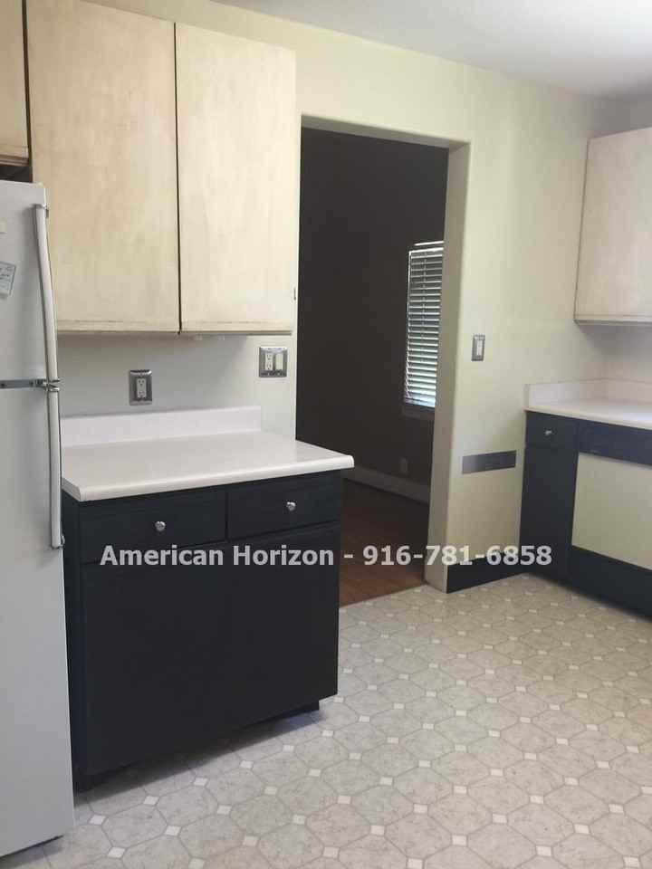 111 Tahoe Ave - Photo 3 of 18