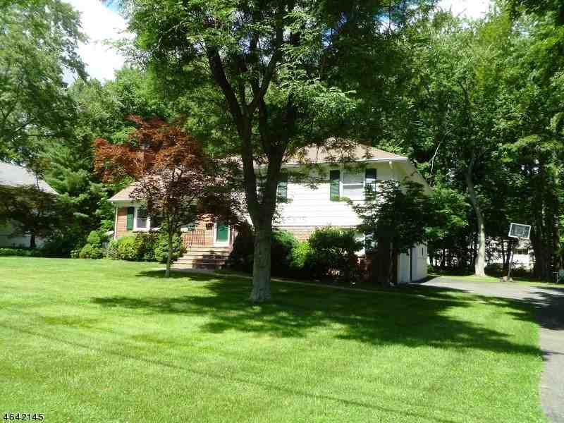 28 Cambridge Dr - Photo 2 of 20