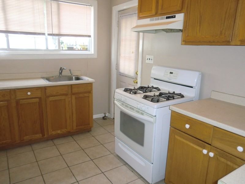 40 Lewis Pl #40 - Photo 3 of 10