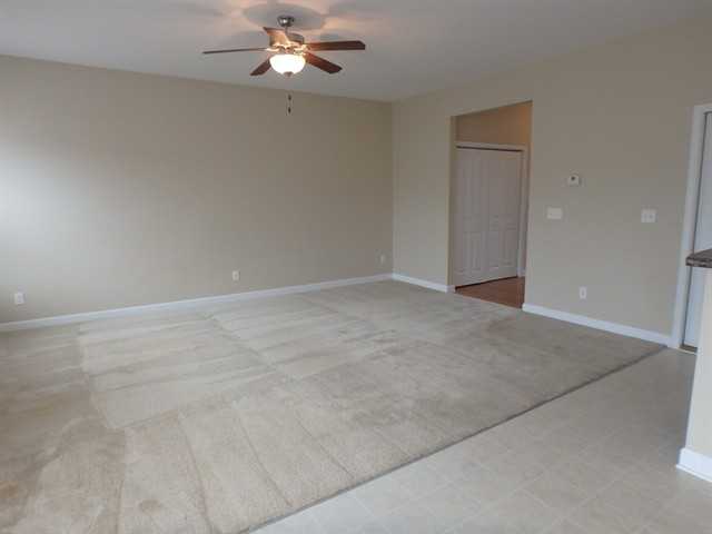 28 Thornbury Dr - Photo 3 of 11