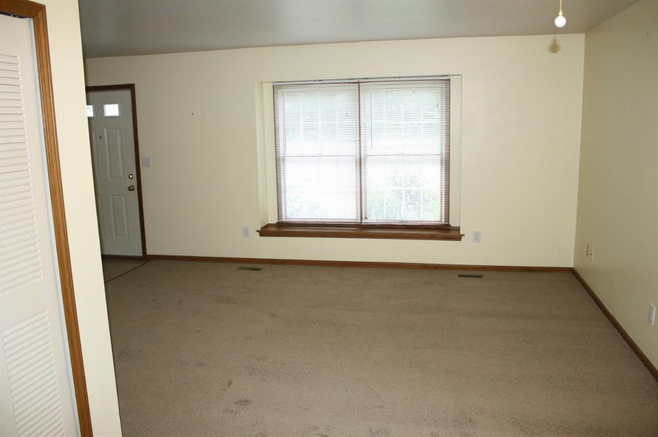 358 Detroit St - Photo 2 of 12