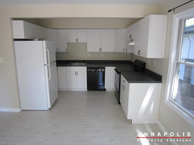 1339 Douglass Ave - Photo 3 of 25