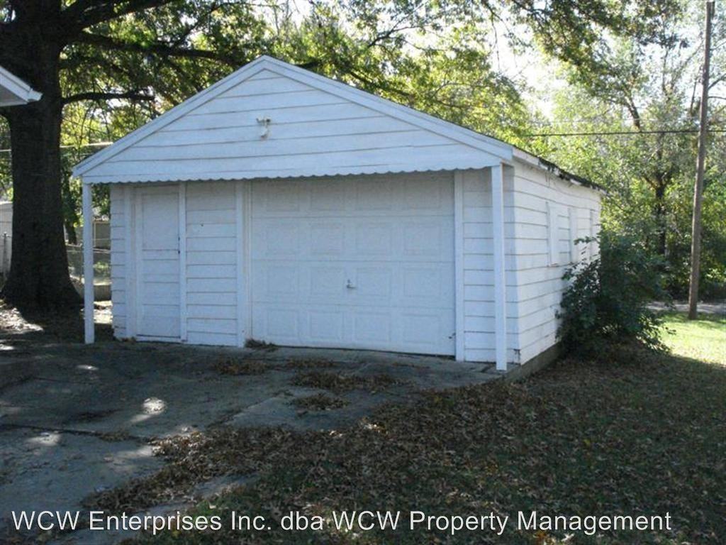2001 SE Ohio Ave - Photo 2 of 11