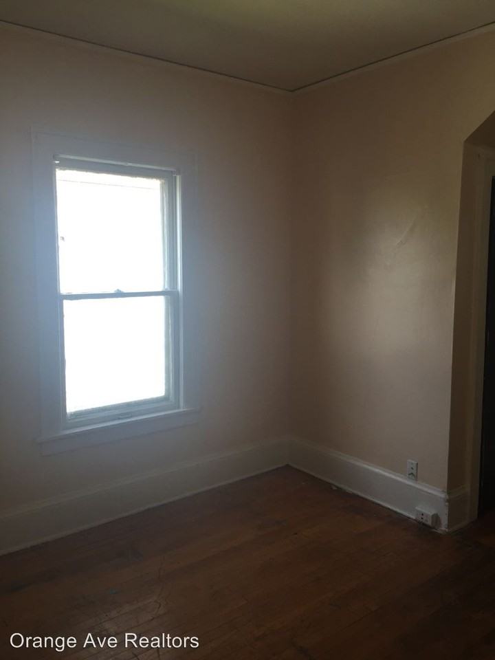 2729 N 40th St - Photo 3 of 8