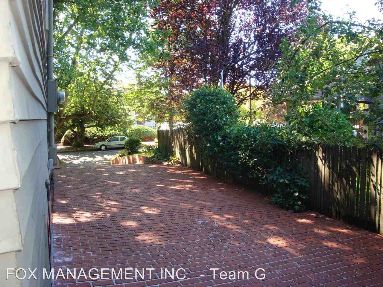 1916 NE 36th Ave - Photo 3 of 35