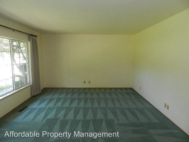 711 Yaro Ct - Photo 2 of 7