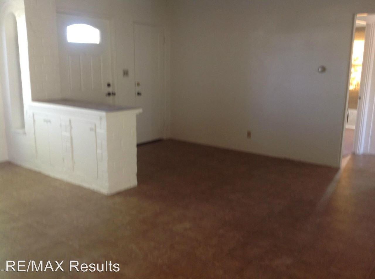 1813 E Silver St - Photo 2 of 7