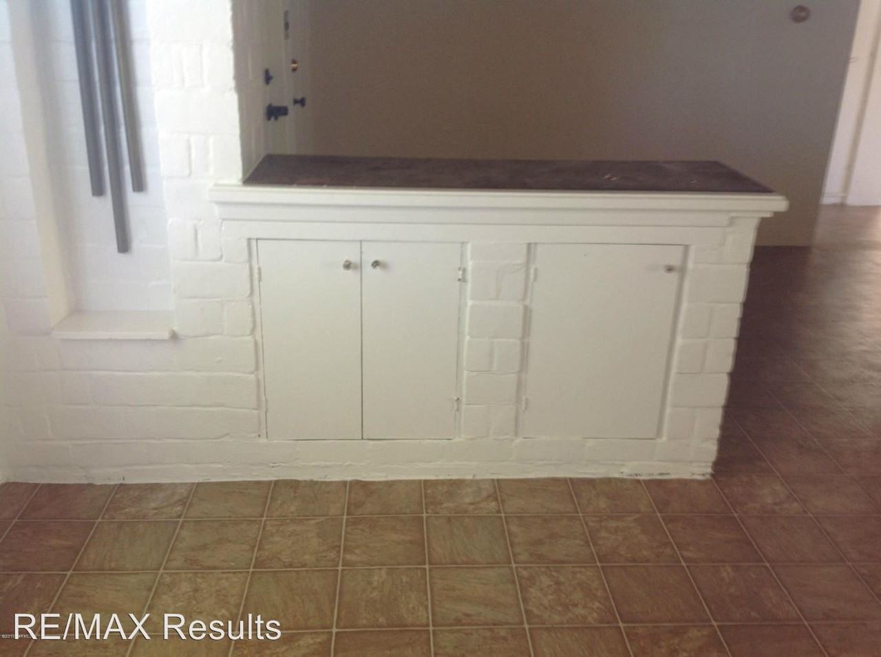 1813 E Silver St - Photo 3 of 7