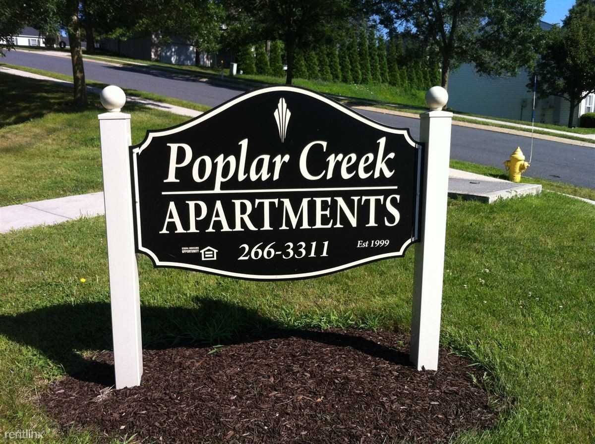 172 S Poplar Ct - Photo 2 of 3