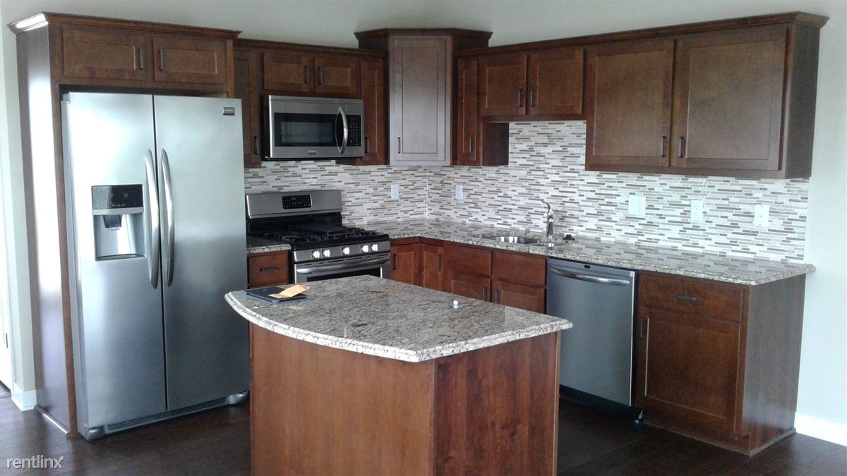 1678 Raven Dr - Photo 2 of 10